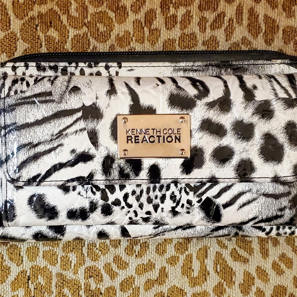 Kenneth Cole Reaction Snow Leopard Wallet